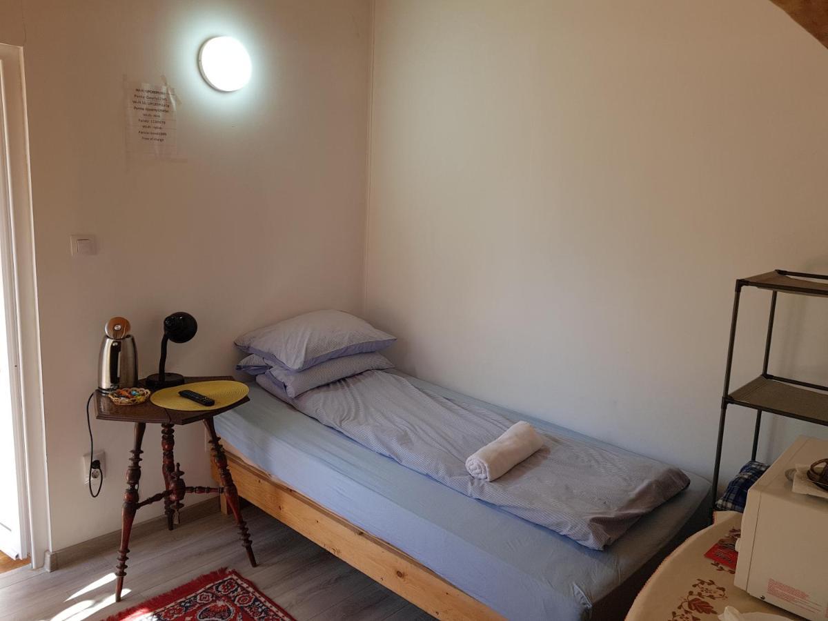 דבה Hompot Accommodation מראה חיצוני תמונה